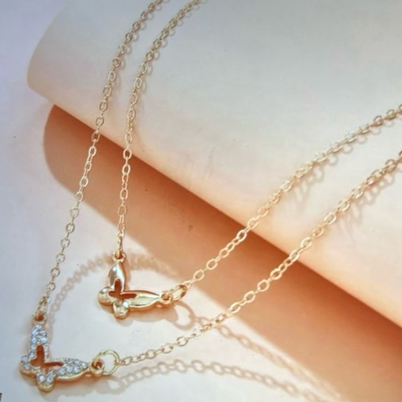 ❣️5|$25❣️Last one ❣️ Marcella’s Boutique 🌹❤️Gold layered a necklace 🔥 🆕 - Picture 2 of 4